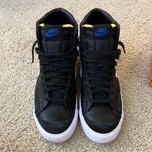 Nike w blazer mid ‘77 se